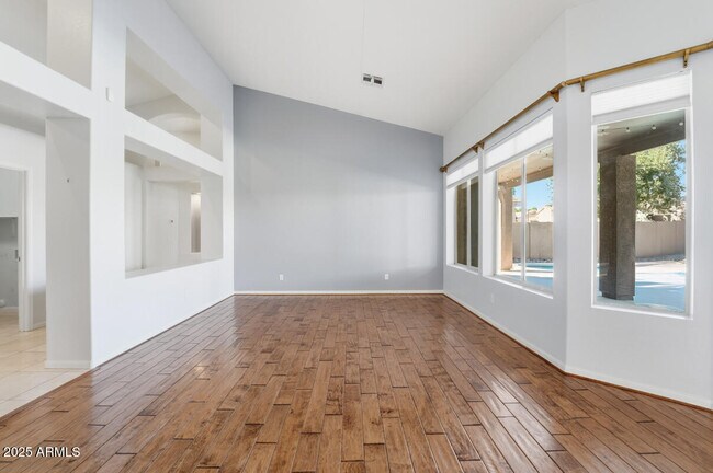 Building Photo - 7180 W Trails Dr