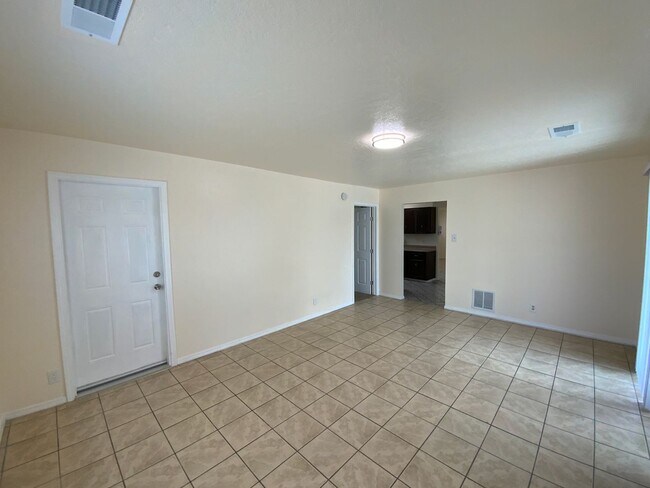 Building Photo - 4 Bedroom Single Story Home Available Near Tramway Blvd NE & Lomas Blvd NE!