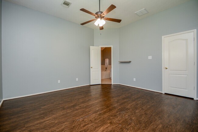 Building Photo - 24914 Oconee Dr