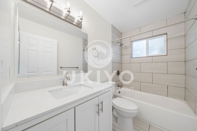 Building Photo - 3007 Nicol Ave