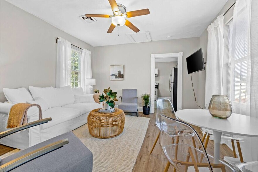 Primary Photo - 2906 Chestnut St