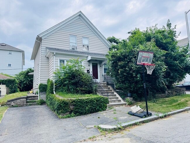 Primary Photo - 9 Daniels St