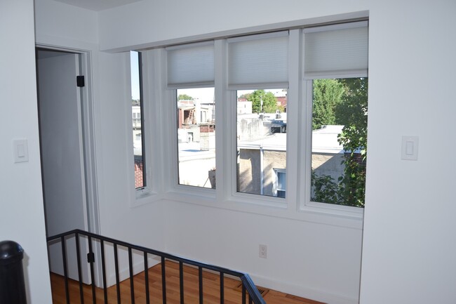 Third floor alcove - 816 N Pennock St