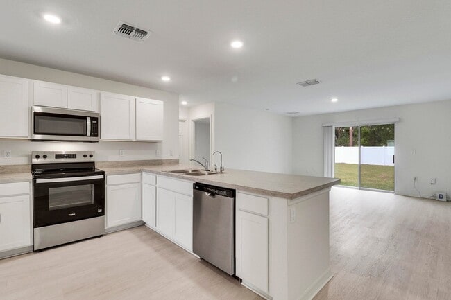 Building Photo - 3226 SW Nutley St