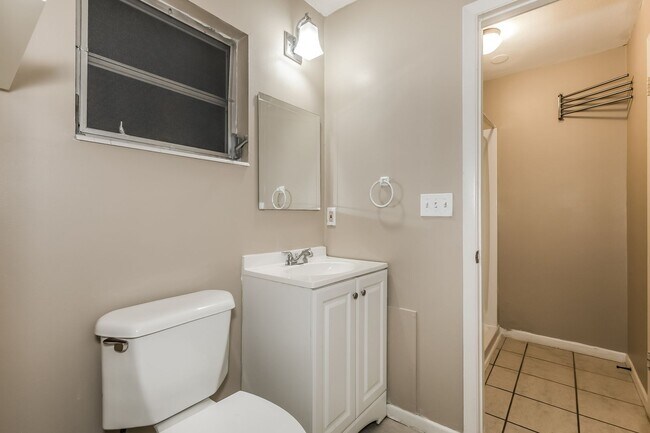 Building Photo - 4 BR/2.5BA | Newly Renovated Single Family Home | 1-Car Covered Parking | Fenced backyard!