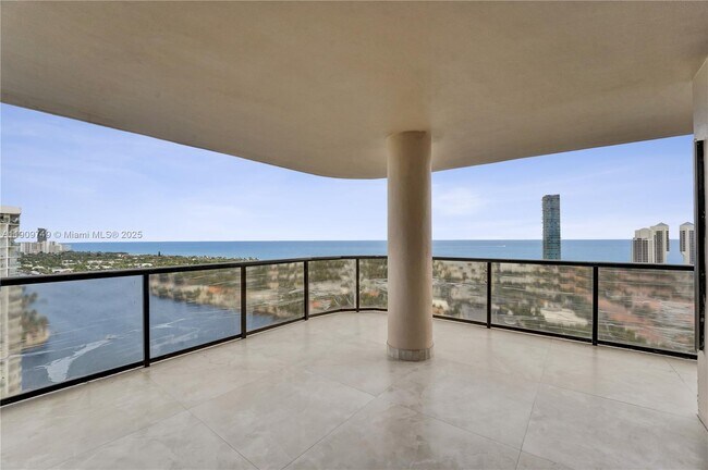 Building Photo - 19667 Turnberry Way