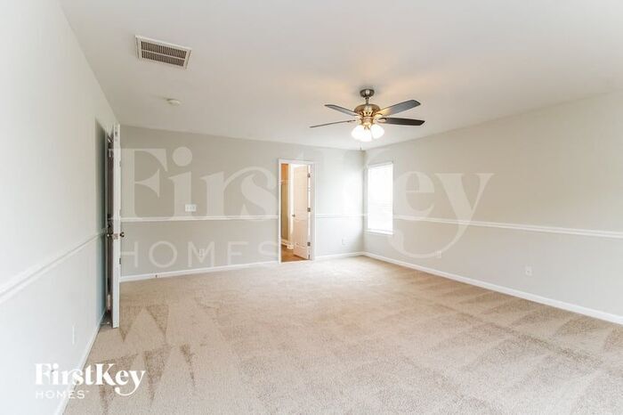 Building Photo - 4015 Shadetree Dr