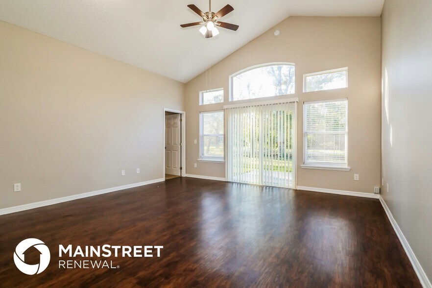 Building Photo - 7650 Dover Cliff Dr S