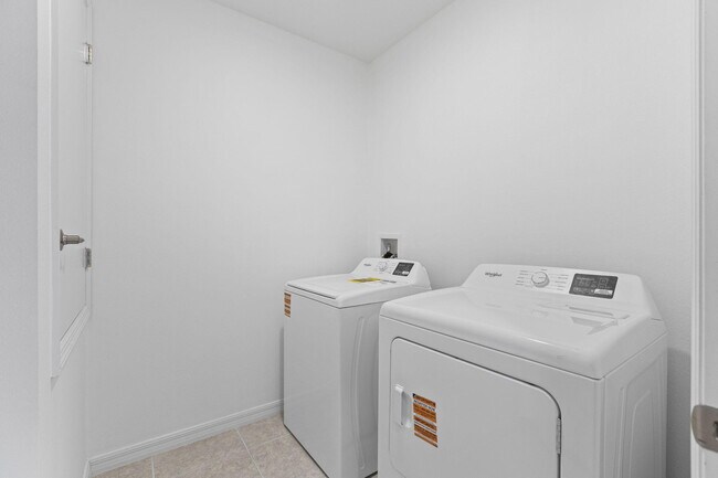 Building Photo - 681 SW Millard Dr