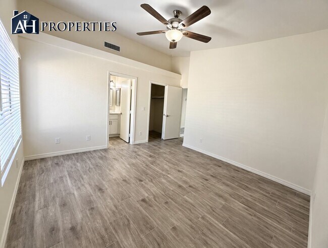 Building Photo - 7516 W Tonto Dr