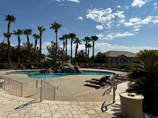 Building Photo - Summerlin 2 Bedroom Condo
