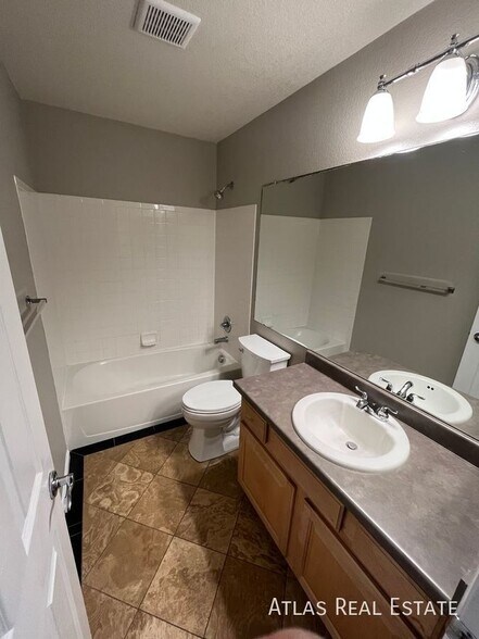 Building Photo - 15812 E 107th Ave