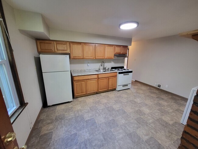 Kitchen - 306 Amabell St