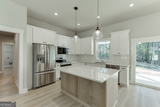 Building Photo - 125 Rains Rd