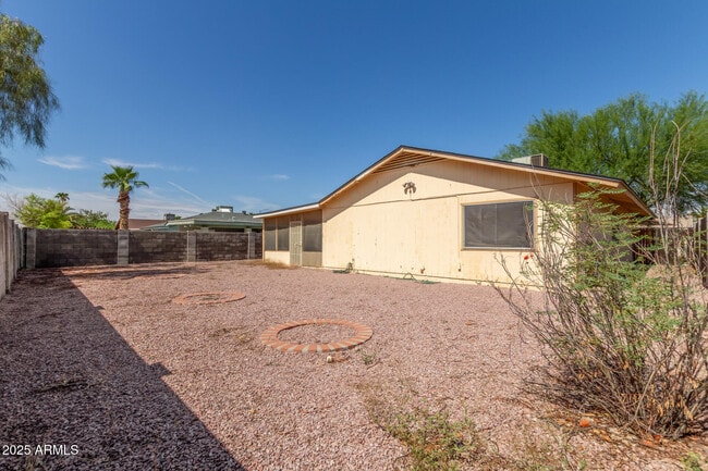 Building Photo - 5603 W Greenbriar Dr