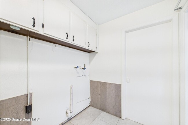 Building Photo - 4339 Plompton Dr