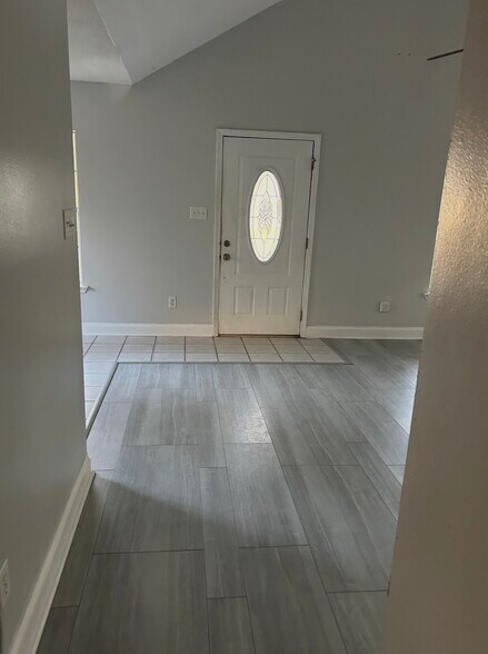 Inside View of entry - 70497 D St