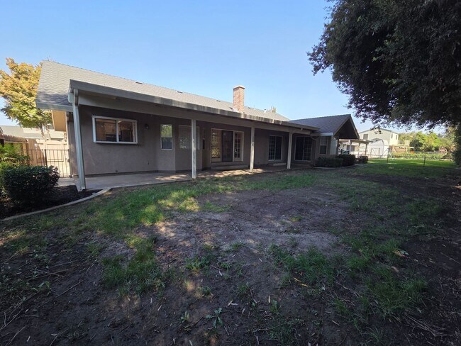 Building Photo - 19799 Julianne Ave