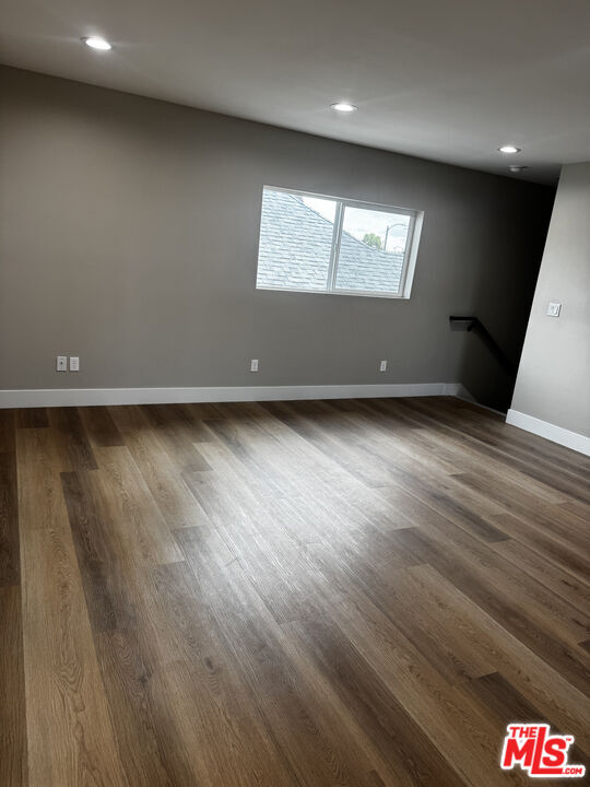 Building Photo - 731 E 33rd St