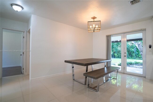 Building Photo - 9841 Dominican Dr