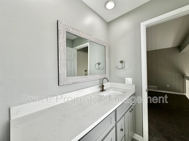 Building Photo - 13274 E Asbury Dr
