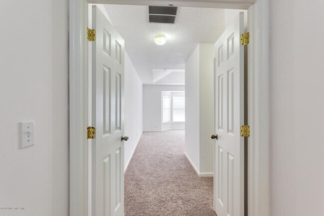 Building Photo - 8614 Derry Dr