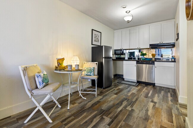 Building Photo - 611 Destiny Dr