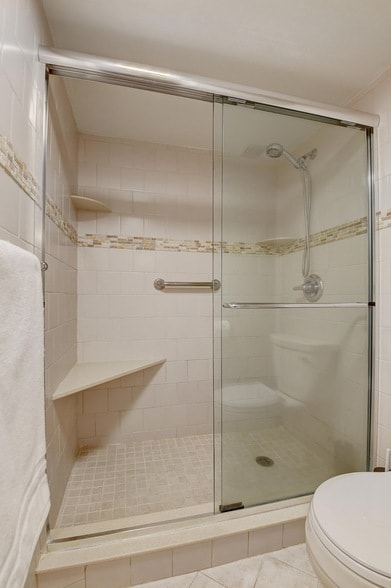 Building Photo - 950 Lavers Cir