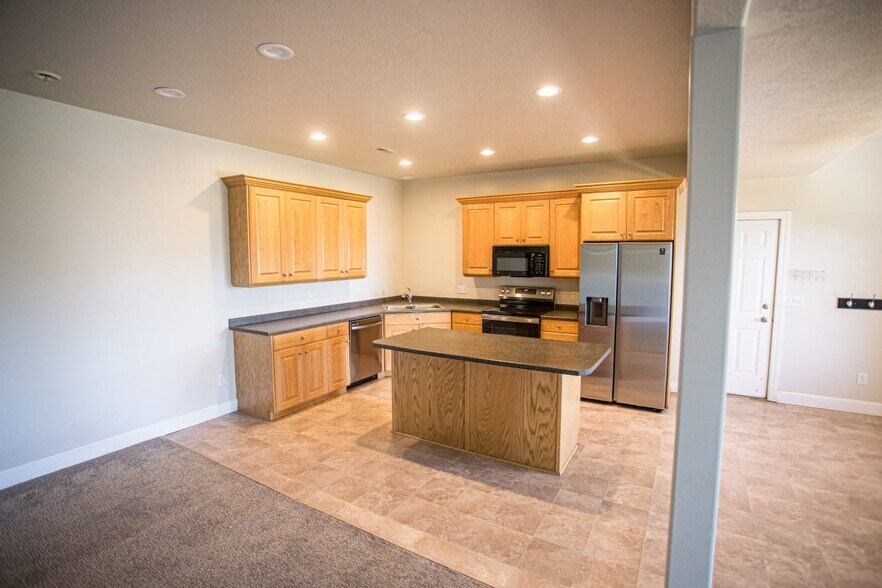 Building Photo - 1364 Northridge Dr