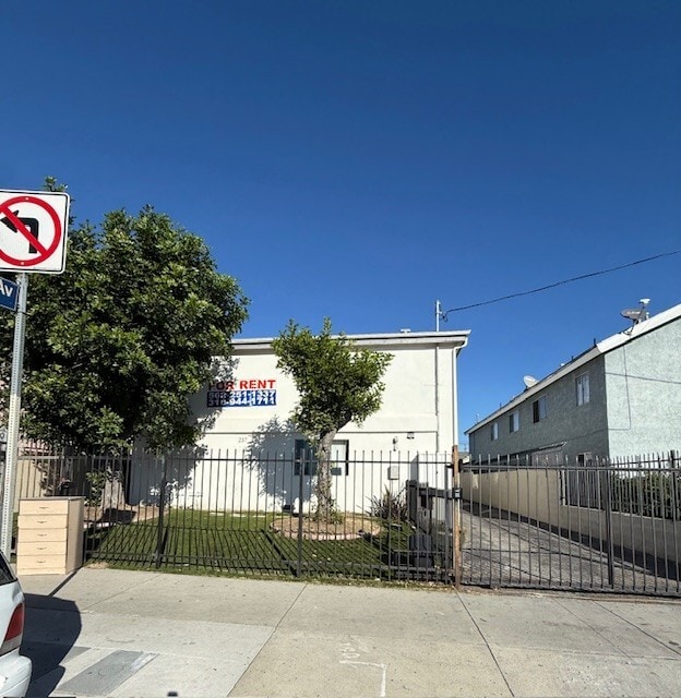 Building Photo - 237 E Anaheim St