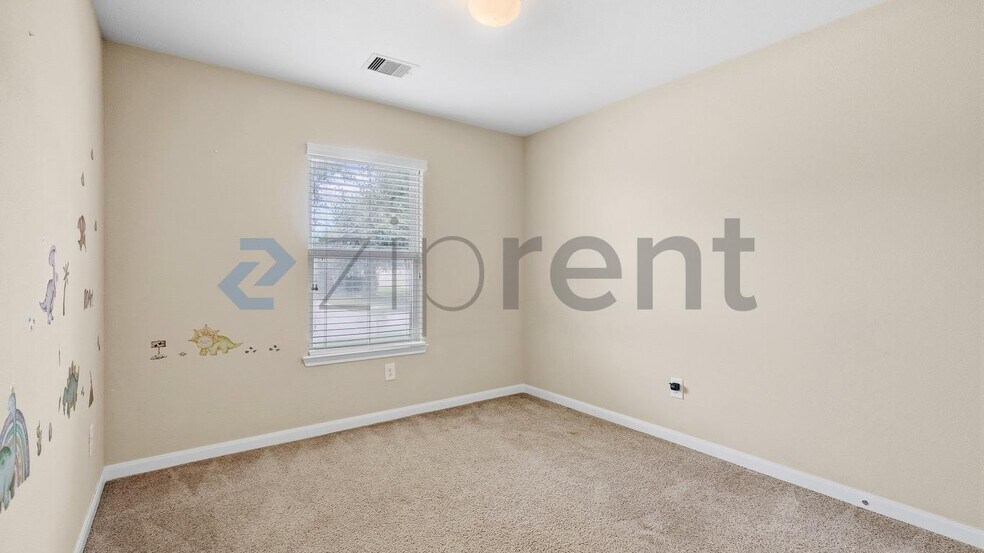 Building Photo - Unit