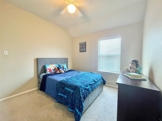 Building Photo - 33010 Greenfield Forest Dr