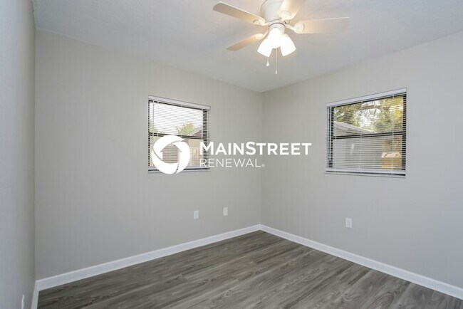 Building Photo - 3 Bedroom Pet-Friendly Home in Bradenton, FL with Main Street Renewal
