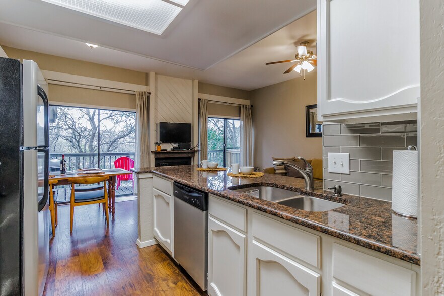 Building Photo - 2008 Jones Rd