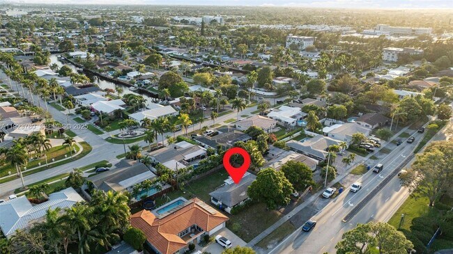 Building Photo - 1472 NE 62nd St