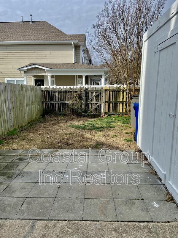 Building Photo - 247 Windbrooke Ln