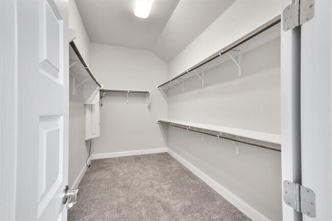 Building Photo - 1405 Highland Ridge Rd