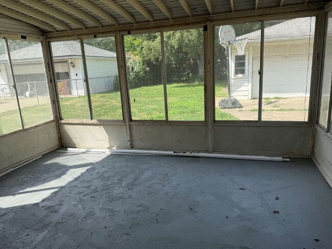 Building Photo - 20417 Sunnydale St