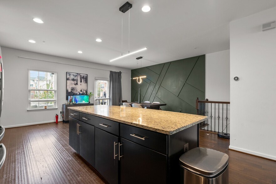 Building Photo - 14407 Sandy Ridge Ln