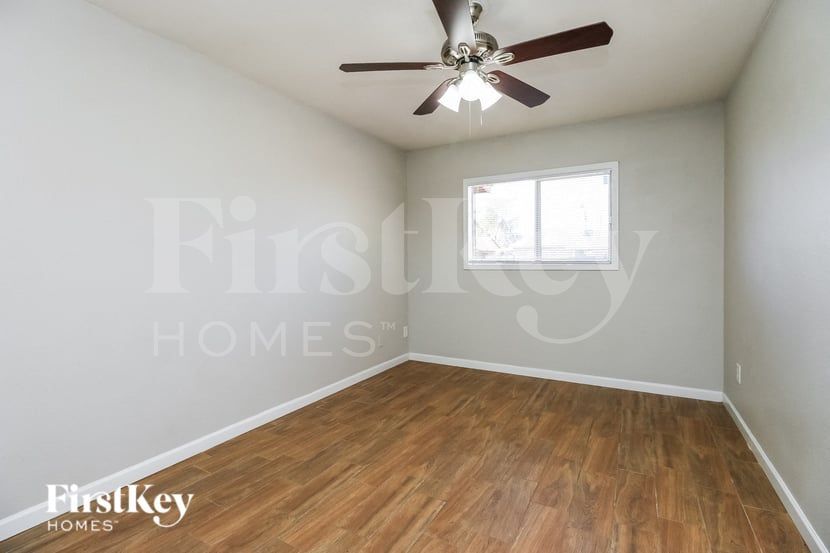 Building Photo - 15035 N 28th Ave