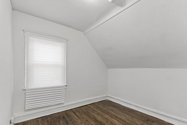 Building Photo - Updated 3-Bedroom | 2-Bath | Central AC | ...