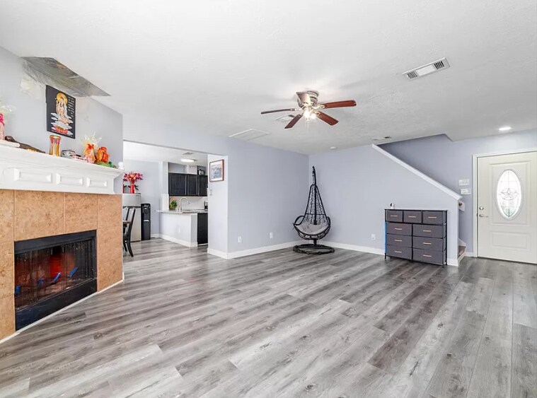 Building Photo - 10207 Revelstoke Dr