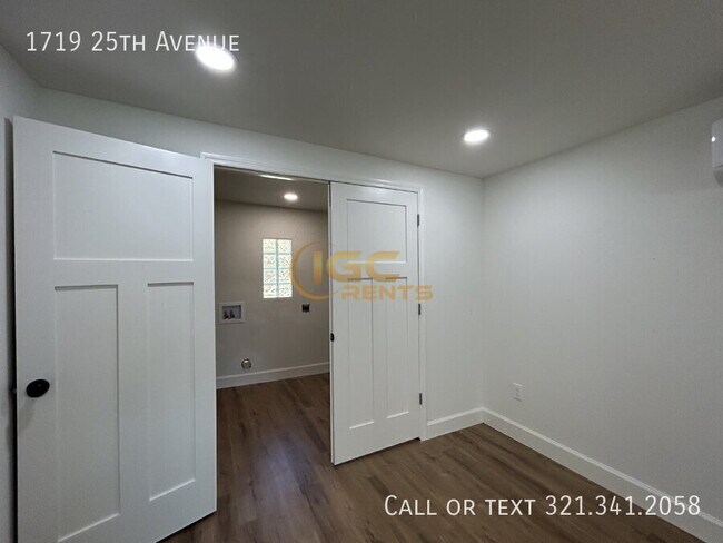 Building Photo - 1719 25th Ave