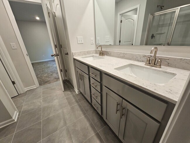 Building Photo - Like New Home is Mulberry Pond