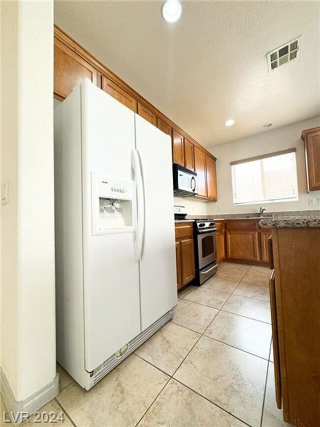 Building Photo - 6596 Polonius Ct