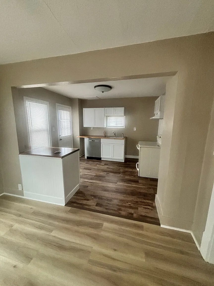 Building Photo - 352 Springfield Ave