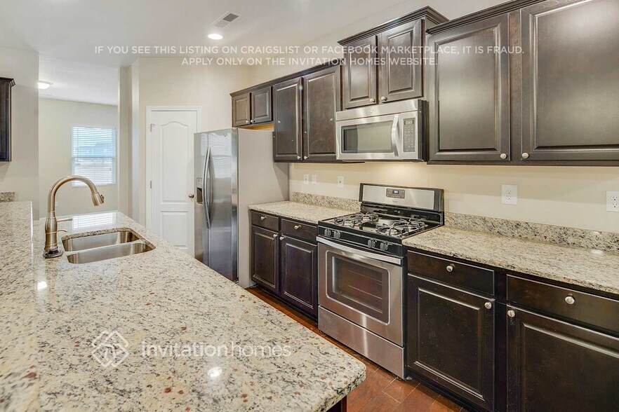 Building Photo - 1006 Perennial Ln