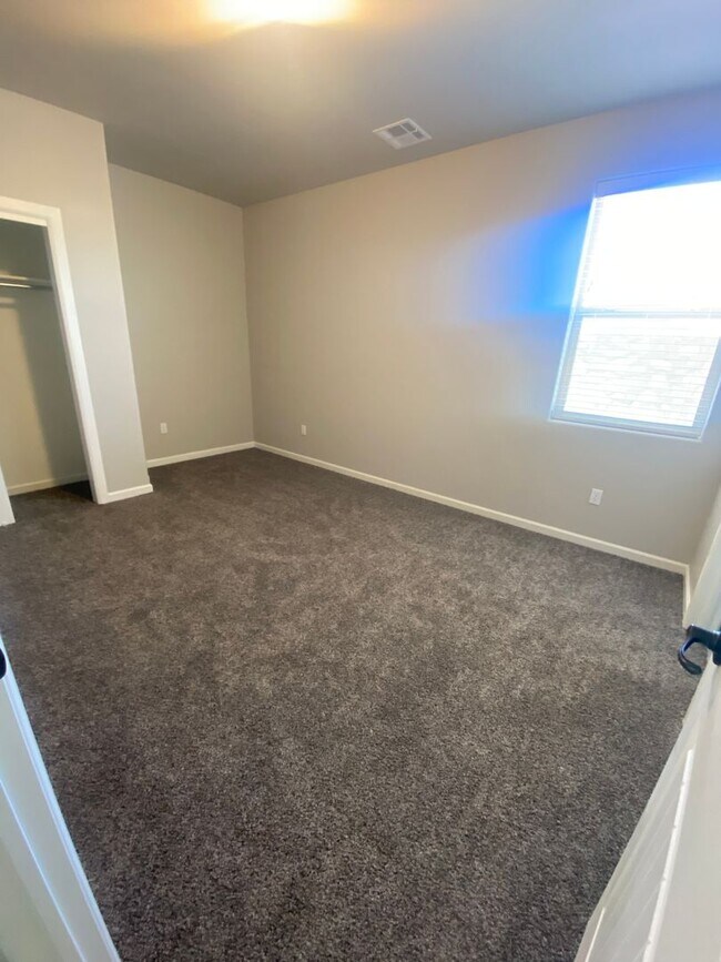 Building Photo - Newer 3 Bedroom+ Office Near Red Hawk Golf...