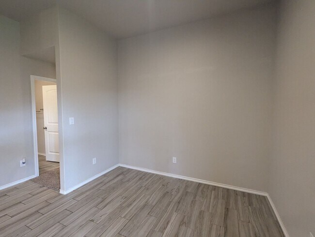 Building Photo - Beautiful Maintained home in Bellfarms