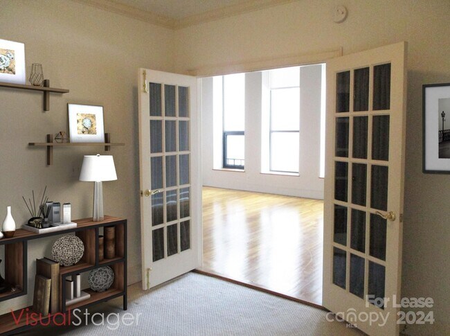 Building Photo - 127 N Tryon St